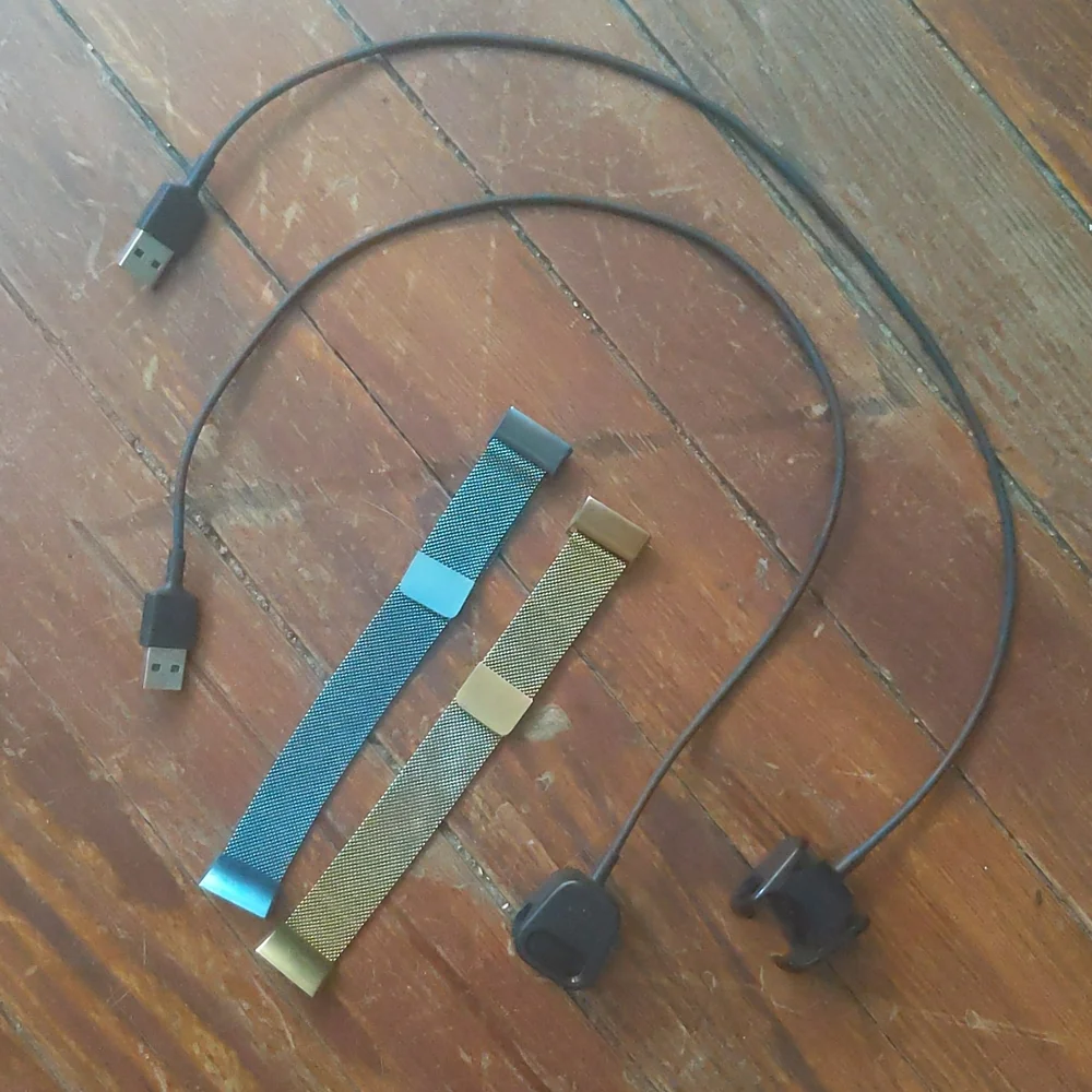 Fitbit Bundle Charge 4 Charger and Band Accessories